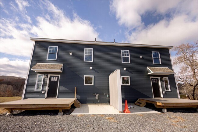 Building Photo - 104 North Rd