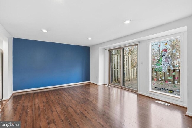 Building Photo - 5497 Endicott Ln