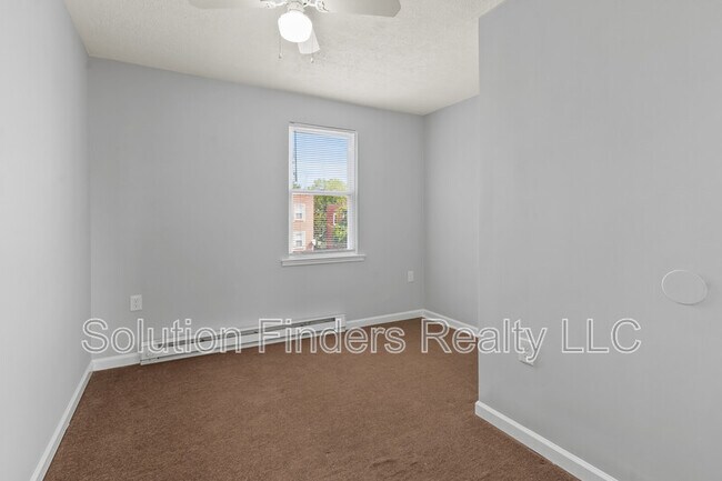 Building Photo - 2956 Yorkway