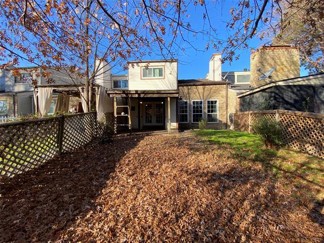 Building Photo - 606 Old Country Rd