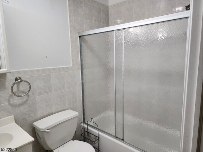 Building Photo - 313 S 6th St