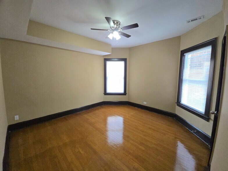 Building Photo - 7747 S Cornell Ave