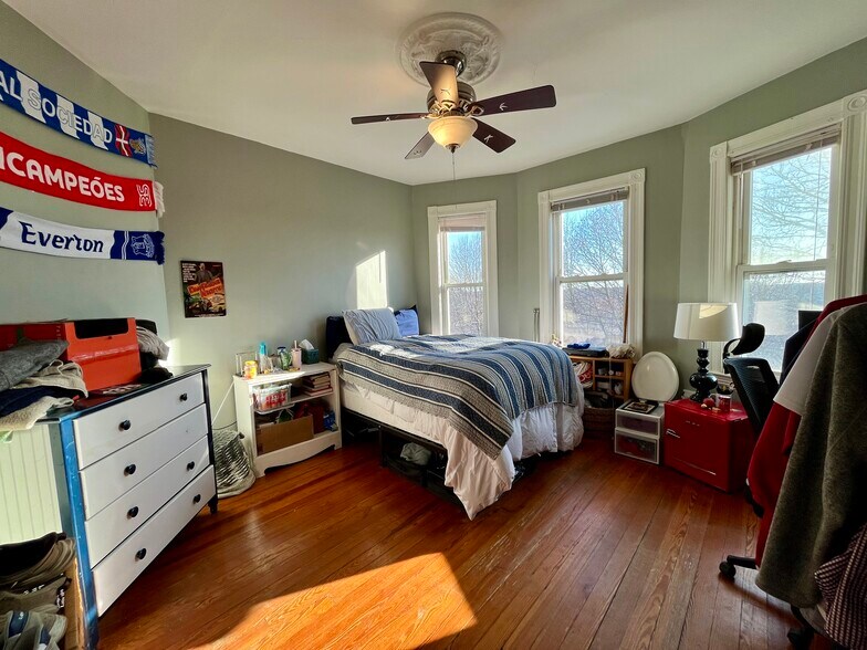 Building Photo - 83 Wensley St