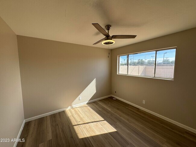 Building Photo - 1705 W Pepper Pl