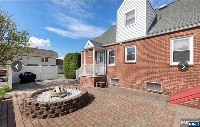 Building Photo - 74 Rosemont Ave