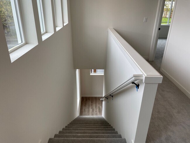 Building Photo - 5575 NE Killingsworth St