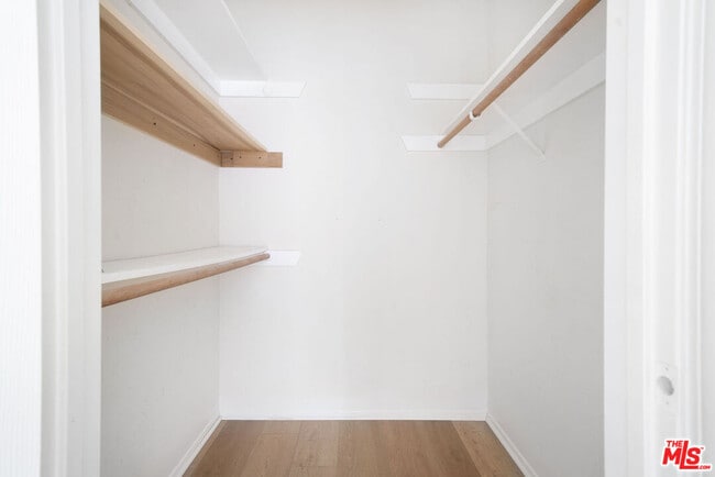 Building Photo - 817 10th St