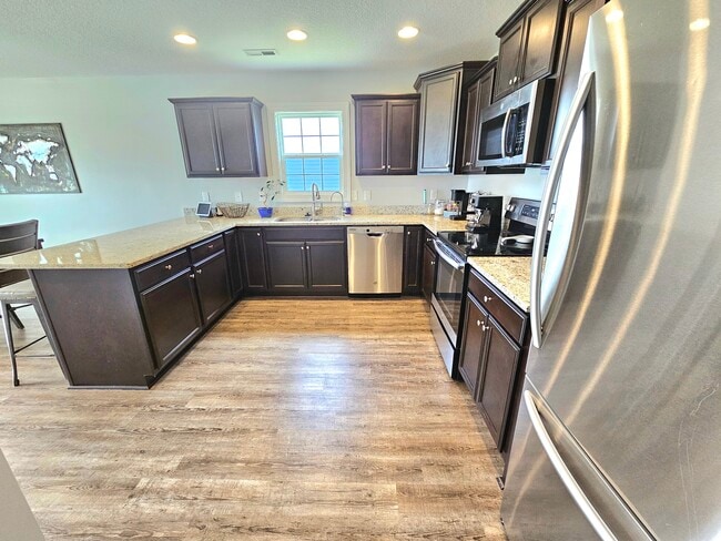 Building Photo - 440 Worsley Wy