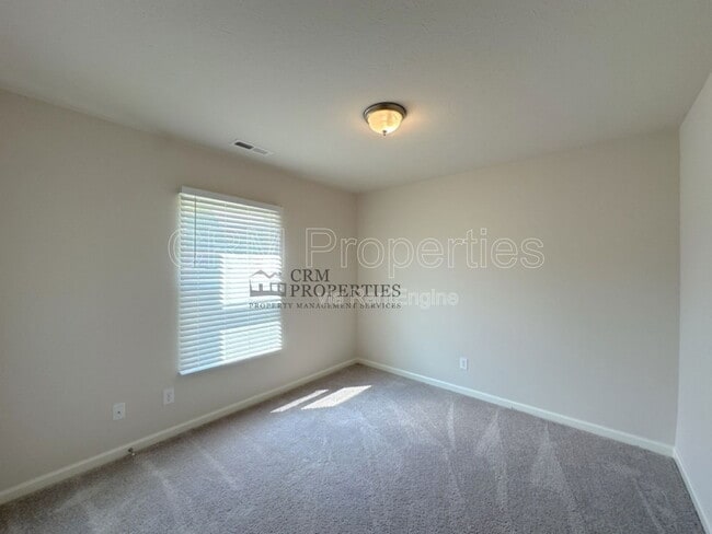 Building Photo - 1138 Deer Trail