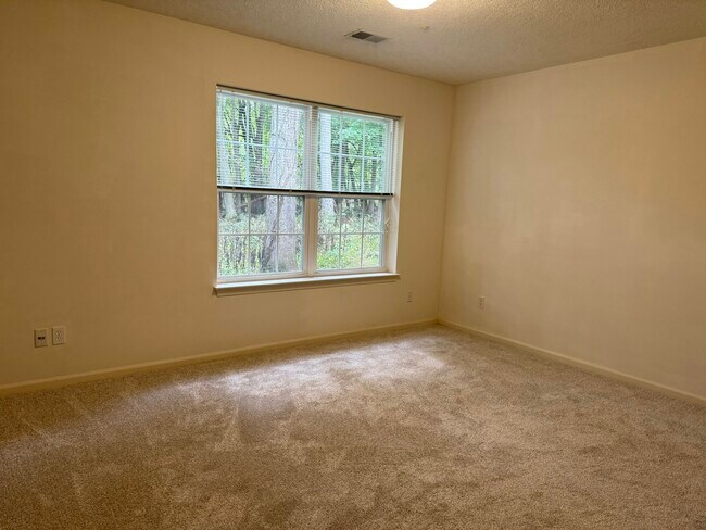 Building Photo - 212 Chauncey Ct