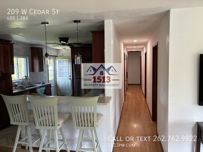 Building Photo - 209 W Cedar St