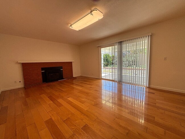 Building Photo - Beautiful 4 bedroom, 3 bathroom two-story home for rent in the highly desirable Mission San Jose ...