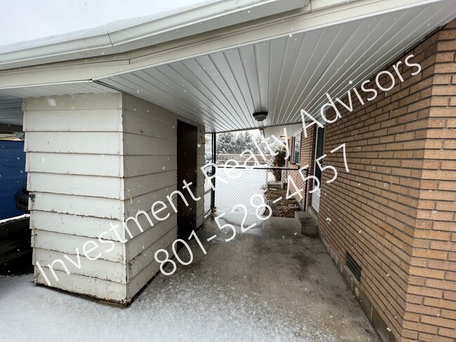 Building Photo - Two-Bedroom Apartment in South Salt Lake!