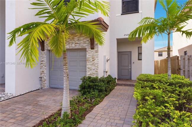 Building Photo - 25266 SW 107th Ave