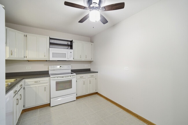 Building Photo - 1255 N Sterling Ave