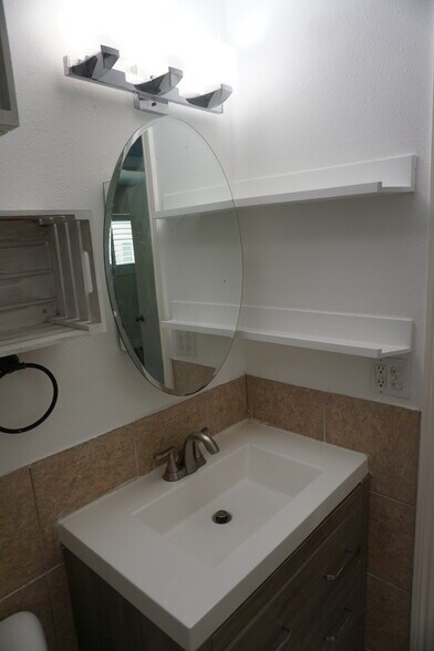 Building Photo - 2075 Avenida Vista Del Monte #1