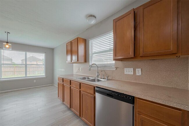 Building Photo - 9926 Myrtle Field Ln
