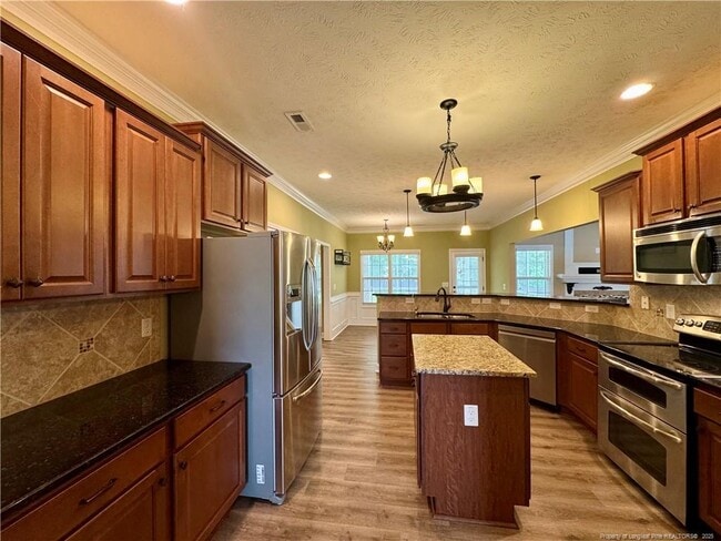 Building Photo - 380 Stansbury Dr