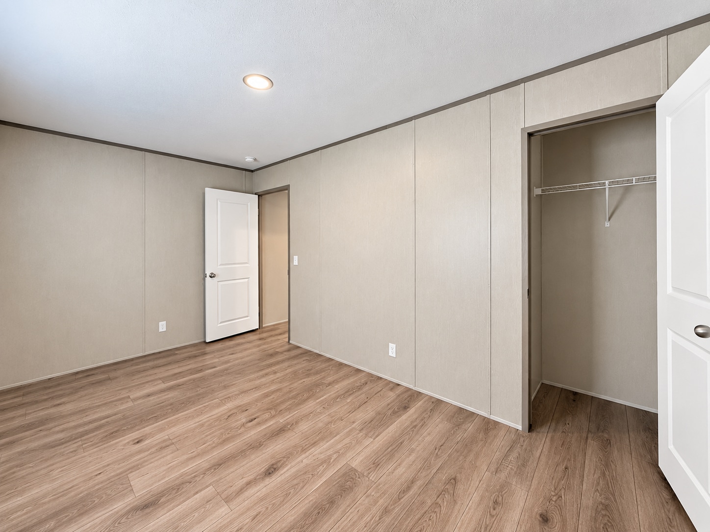 Building Photo - 118 Pine Cone Dr