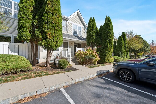 Building Photo - Beautiful 2BR/2.5BA Townhome in Byers Station with Finished Basement & Community Amenities