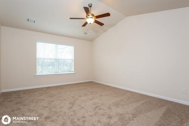 Building Photo - 2517 Queen Bee Drive, Columbia, TN 38401