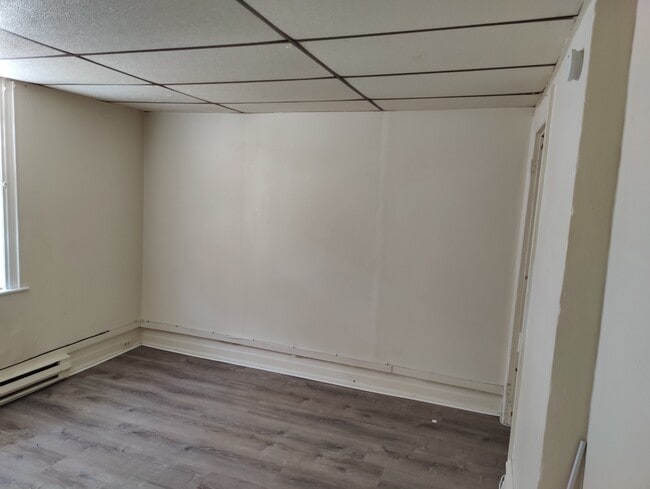 Building Photo - 388 Chew St