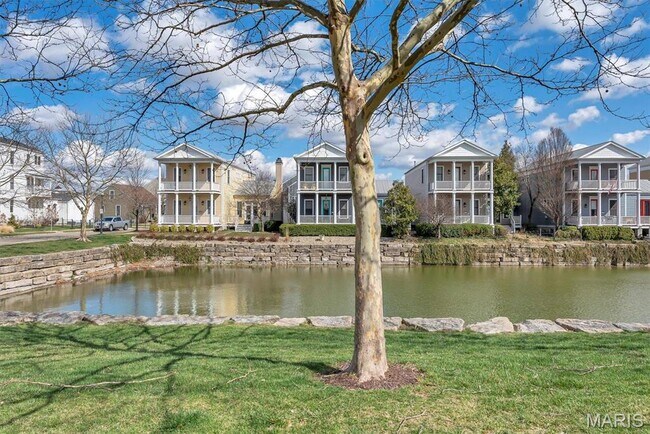 Building Photo - 5044 Arpent St