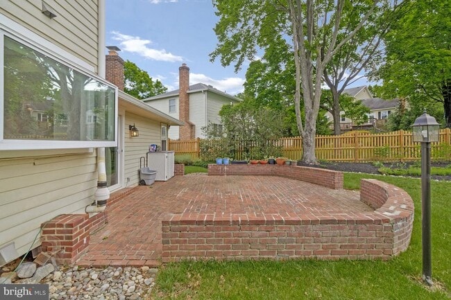 Building Photo - 2689 Glencroft Rd