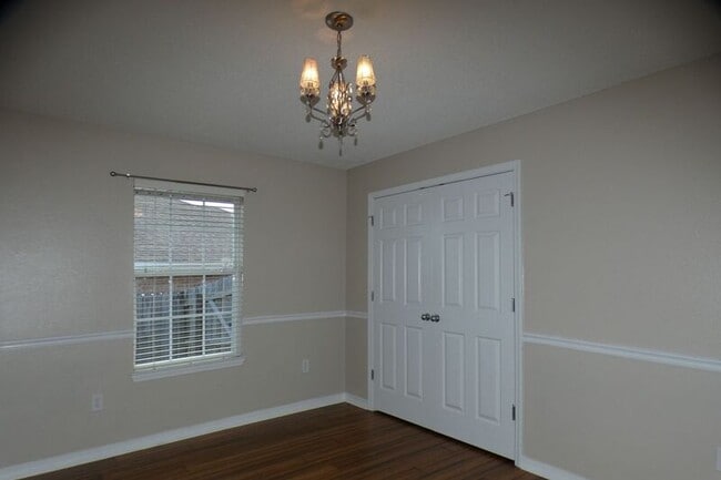 Building Photo - 4766 Thousand Oaks Blvd