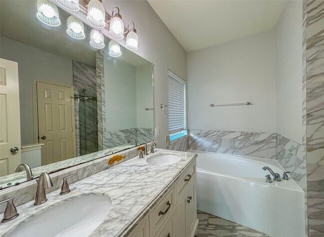 Building Photo - 6023 Indian Creek