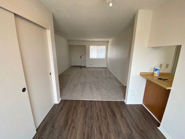 Building Photo - 2 Bed / 1 Bath (South Atascadero)