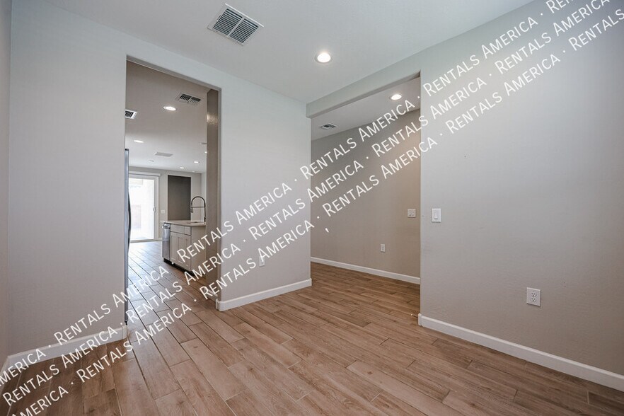 Building Photo - 8845 S 165th Ave