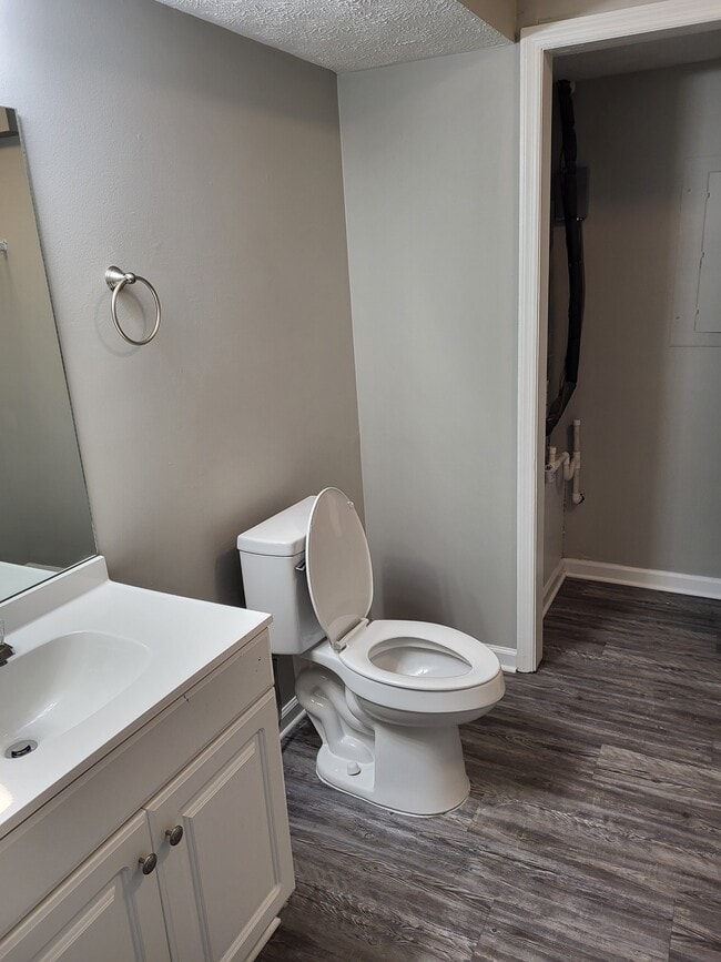 Building Photo - 313 Churchill Dr