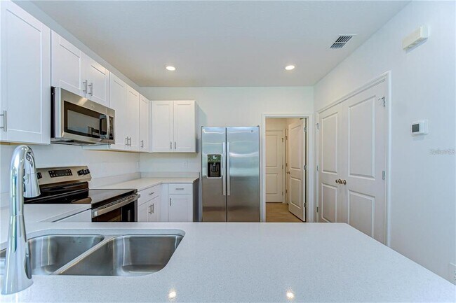 Building Photo - 13341 Tropical Breeze Wy