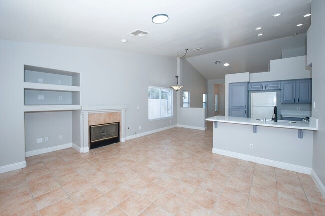 Building Photo - 921 E English Heather Dr