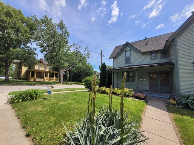 Building Photo - 757-759 17th Street