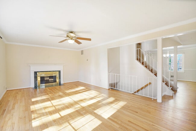 Building Photo - 4339 Cedarlake Ct