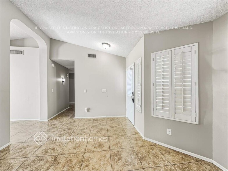 Building Photo - 6526 N 69th Dr