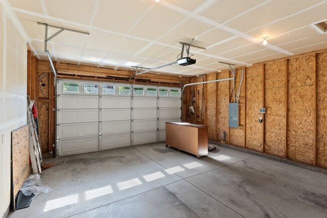 Building Photo - 1790 N Winchester St