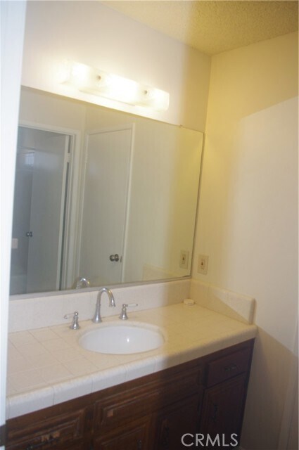 Building Photo - 5548 Welland Ave