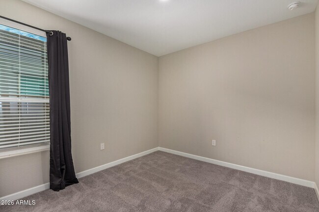 Building Photo - 2035 E Northwood Dr