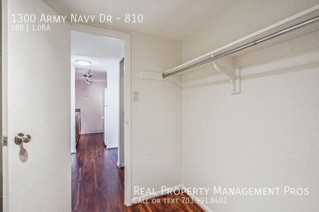 Building Photo - 1300 Army Navy Dr