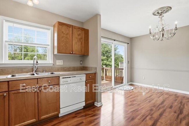 Building Photo - 808 Marquette Dr