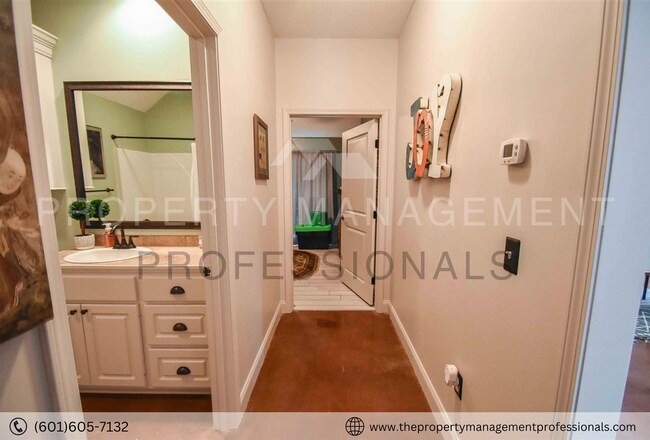 Building Photo - A wonderful home full of character!