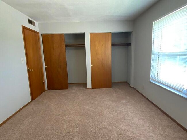 Building Photo - 2310 Frank Scott Pkwy W