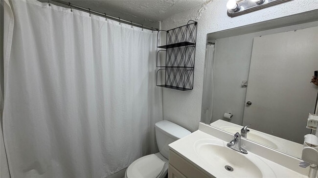 Building Photo - 344 SE 11th Ave