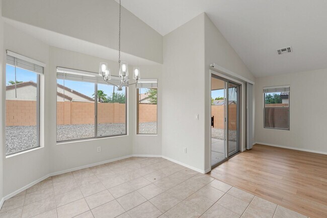 Building Photo - 15526 W Lisbon Ln