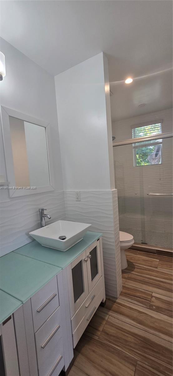 Building Photo - 3620 Thomas Ave