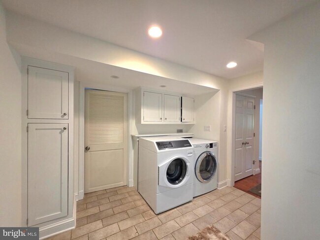 Building Photo - 8300 Beech Tree Rd