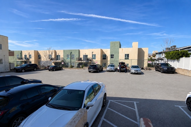 Building Photo - PINEWOOD PROPERTY